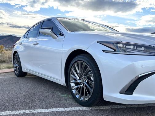White 2025 Lexus ES 350 Ultra Luxury