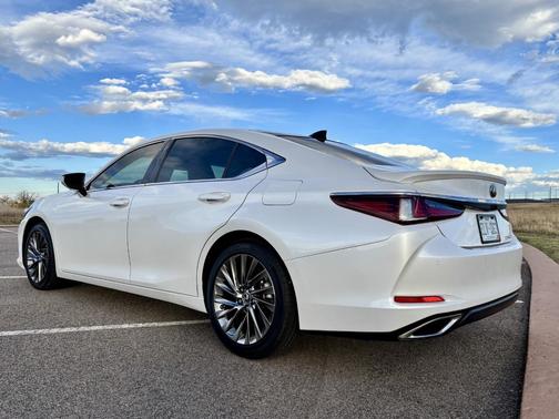 White 2025 Lexus ES 350 Ultra Luxury
