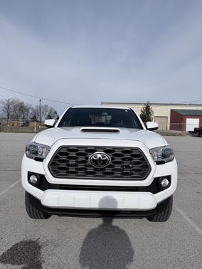 White 2023 Toyota Tacoma TRD Sport