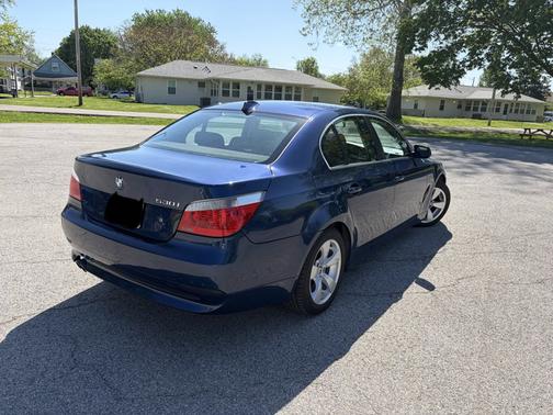 Blue 2004 BMW 530 i