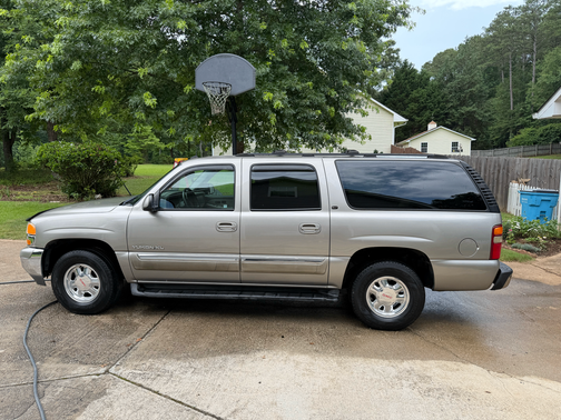 Silver 2002 GMC Yukon XL K2500