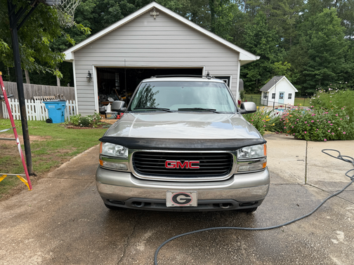 Silver 2002 GMC Yukon XL K2500