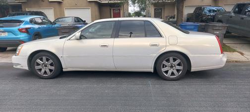 White 2006 Cadillac DTS Luxury