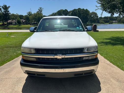 White 2001 Chevrolet Silverado 2500 LS