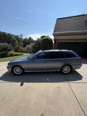 Blue 2001 BMW 525 iT