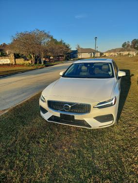 2020 Volvo S60 T5 Momentum