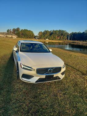 2020 Volvo S60 T5 Momentum