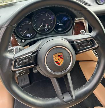 2022 Porsche Macan Macan