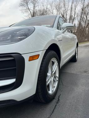 2022 Porsche Macan Macan