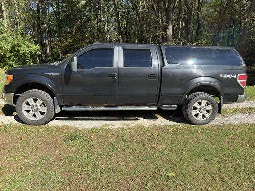 Black 2010 Ford F-150 Lariat SuperCrew
