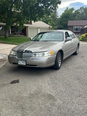 2000 Lincoln Town Car Signature