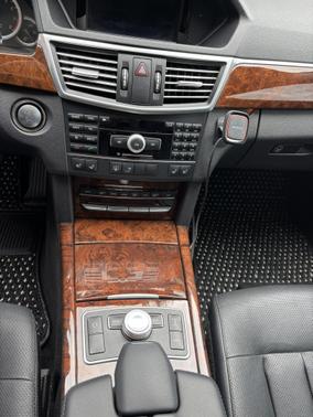 2011 Mercedes-Benz E-Class E 550 4MATIC