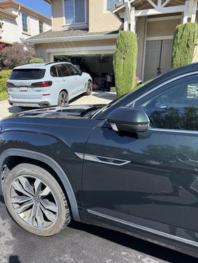 Green 2021 Volkswagen Atlas 3.6L SEL Premium R-Line