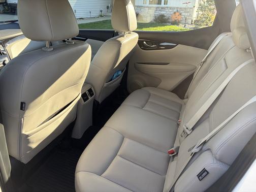 White 2021 Nissan Rogue Sport SL
