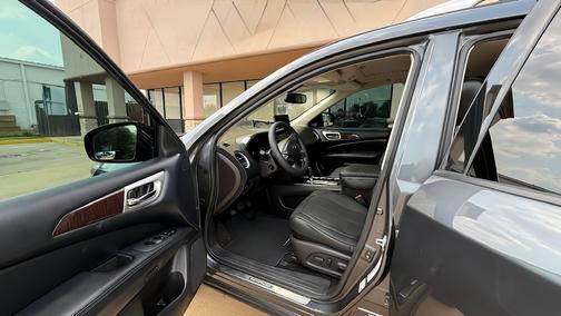2013 Nissan Pathfinder Platinum