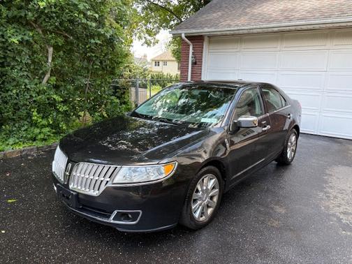 2012 Lincoln MKZ Base
