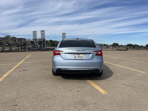 2013 Chrysler 200 LX