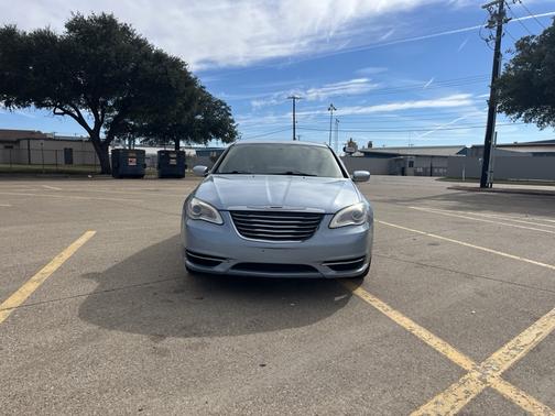 2013 Chrysler 200 LX