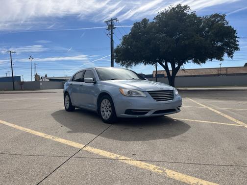 2013 Chrysler 200 LX