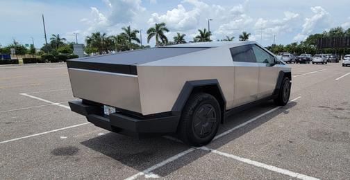 2024 Tesla Cybertruck Cyberbeast