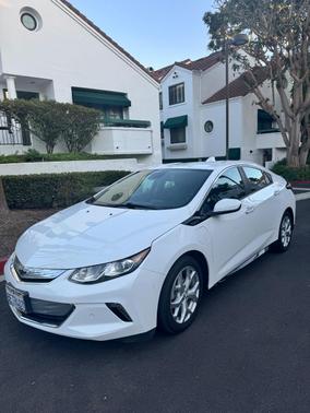 White 2018 Chevrolet Volt Premier