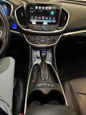 White 2018 Chevrolet Volt Premier