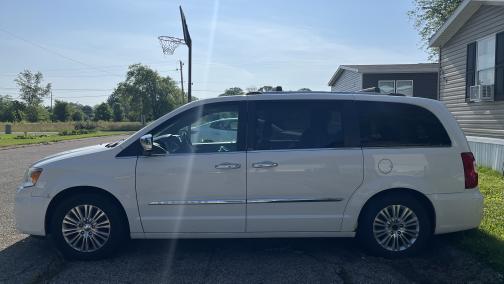 2013 Chrysler Town & Country Limited