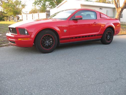 Red 2009 Ford Mustang Premium
