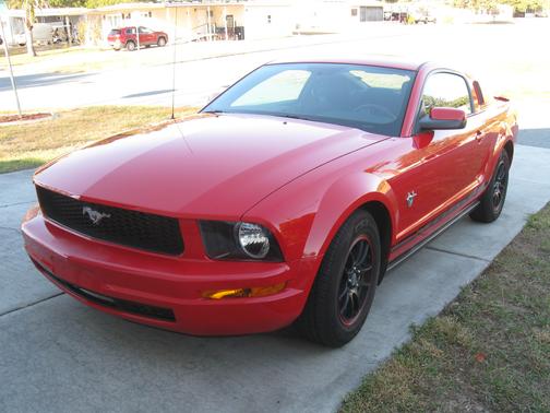 Red 2009 Ford Mustang Premium