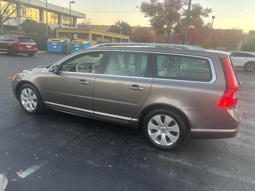 2008 Volvo V70 3.2