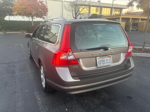 2008 Volvo V70 3.2