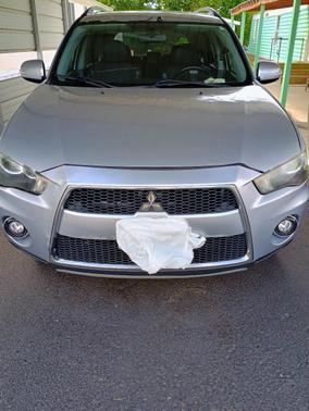 Silver 2010 Mitsubishi Outlander SE