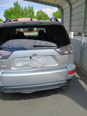 Silver 2010 Mitsubishi Outlander SE