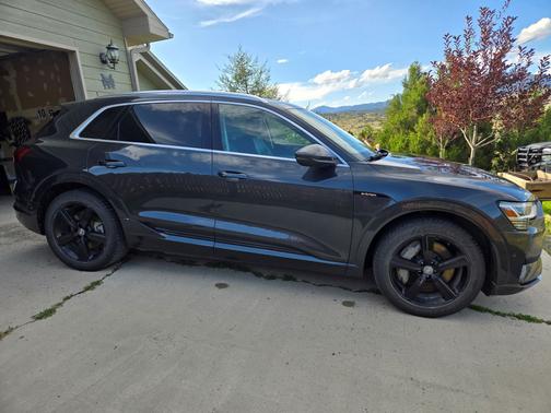 2019 Audi e-tron Prestige