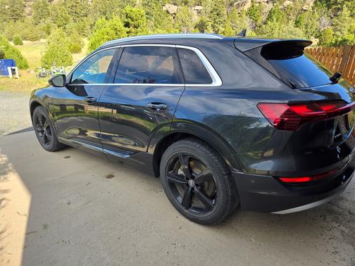 2019 Audi e-tron Prestige