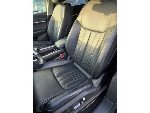 2019 Audi e-tron Prestige