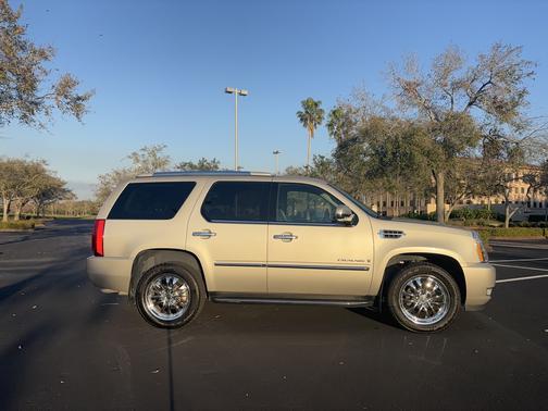 2009 Cadillac Escalade Base