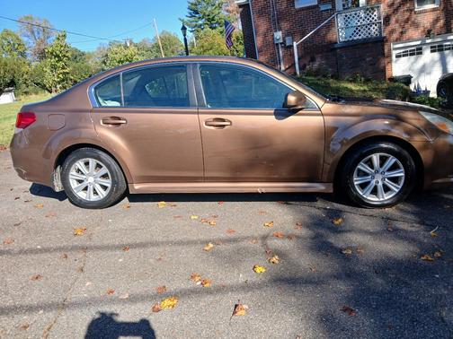 Brown 2011 Subaru Legacy 2.5 i Premium