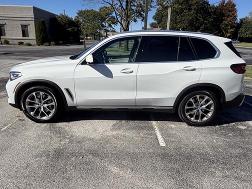 White 2022 BMW X5 xDrive40i