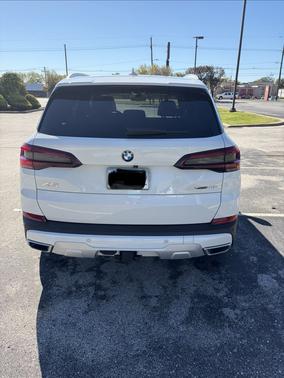 White 2022 BMW X5 xDrive40i