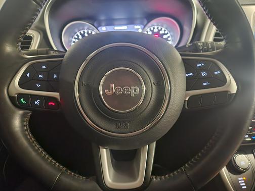 Black 2018 Jeep Compass Latitude