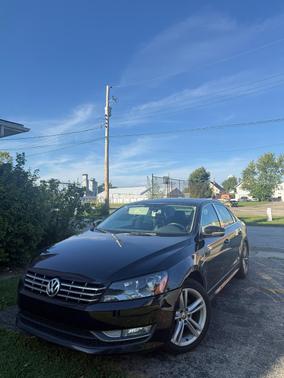 Black 2013 Volkswagen Passat 2.0 TDI SEL Premium