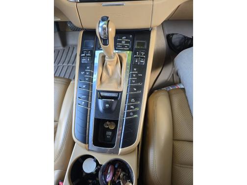 2015 Porsche Macan S