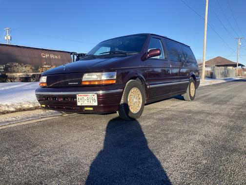 1995 Chrysler Town & Country Base
