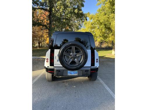 2024 Land Rover Defender 110 P400 X-Dynamic SE