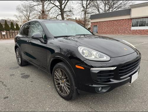 2017 Porsche Cayenne Platinum Edition