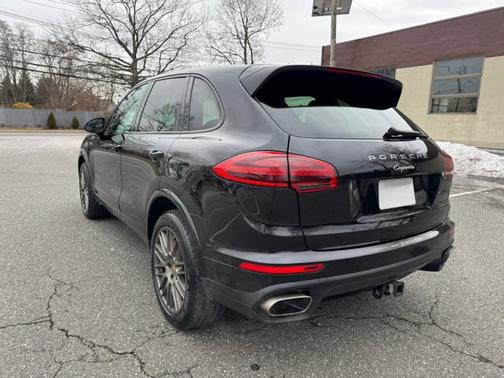2017 Porsche Cayenne Platinum Edition