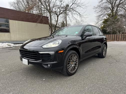 2017 Porsche Cayenne Platinum Edition