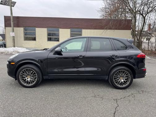 2017 Porsche Cayenne Platinum Edition