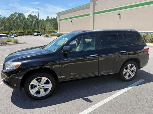 Black 2010 Toyota Highlander Limited